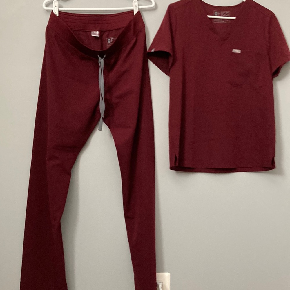 Figs scrubs. One pocket and two pocket top medium. Medium tall pants. Maroon